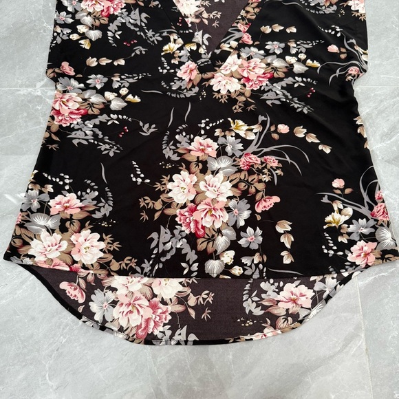 Women’s SHEIN Curve Floral Print High Low V-Neck Cap Sleeve Top Plus Size 1XL - Picture 8 of 16